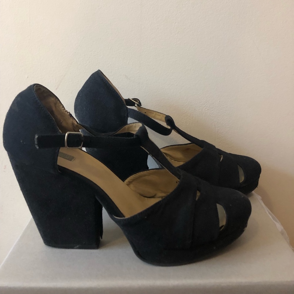 Urban Outfitters Black MaryJane Heels with box